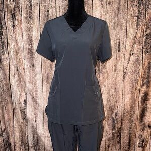 Joe Boxer gray scrub top 🐘